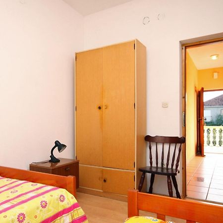 Apartments By The Sea Ugljan - 846 Bilik gambar