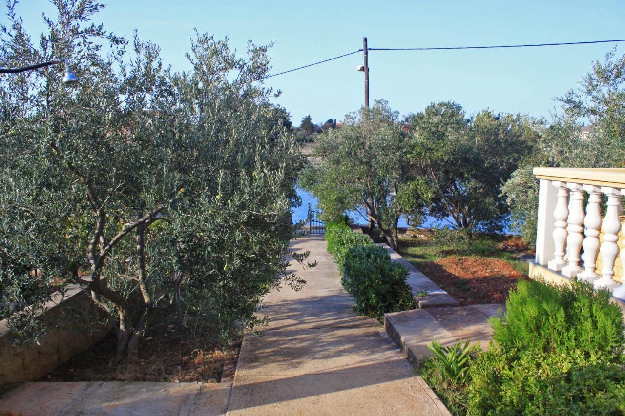 Apartments By The Sea Ugljan - 846 Luaran gambar