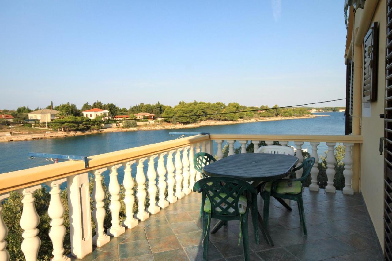 Apartments By The Sea Ugljan - 846 Luaran gambar