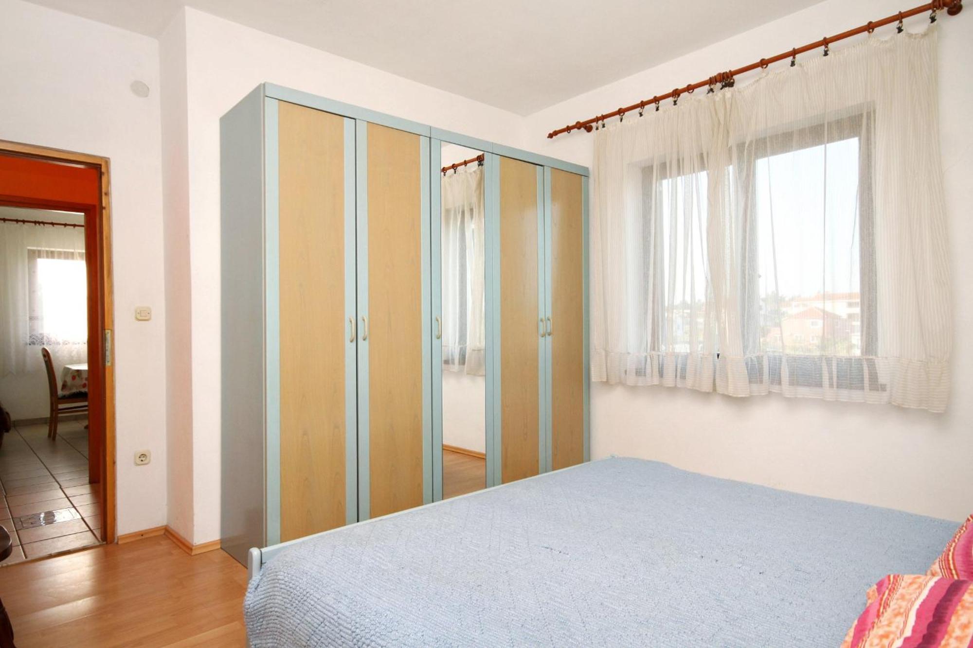 Apartments By The Sea Ugljan - 846 Bilik gambar