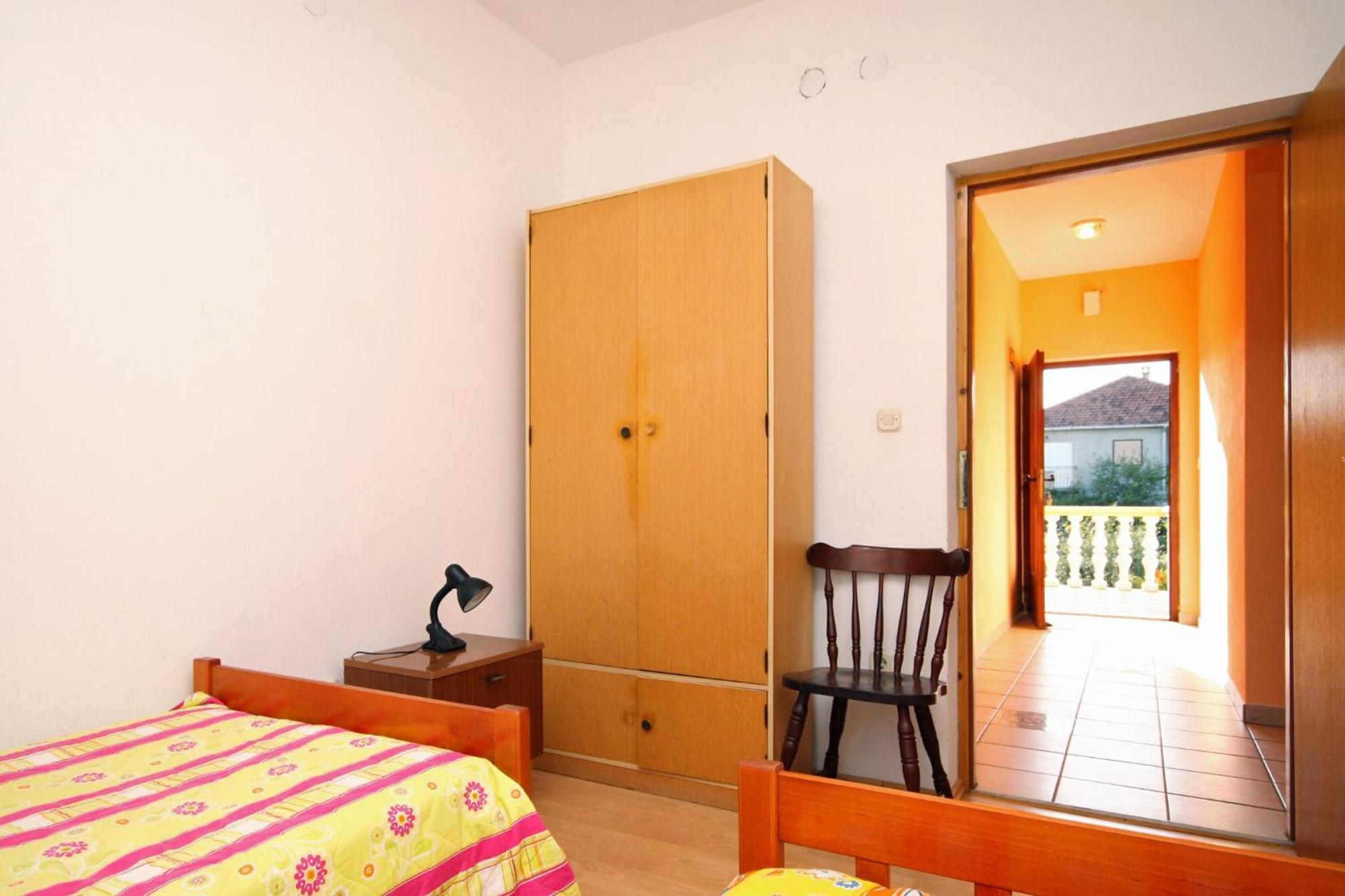 Apartments By The Sea Ugljan - 846 Bilik gambar