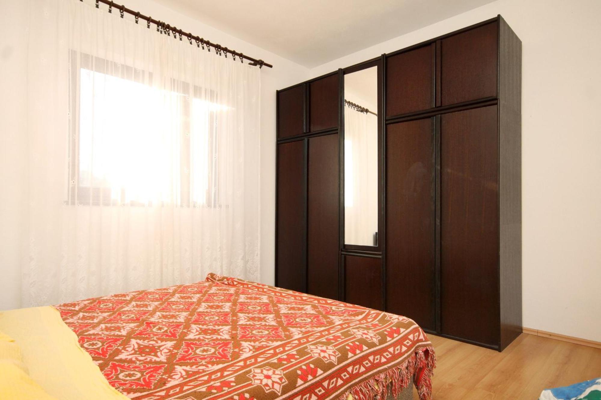 Apartments By The Sea Ugljan - 846 Bilik gambar