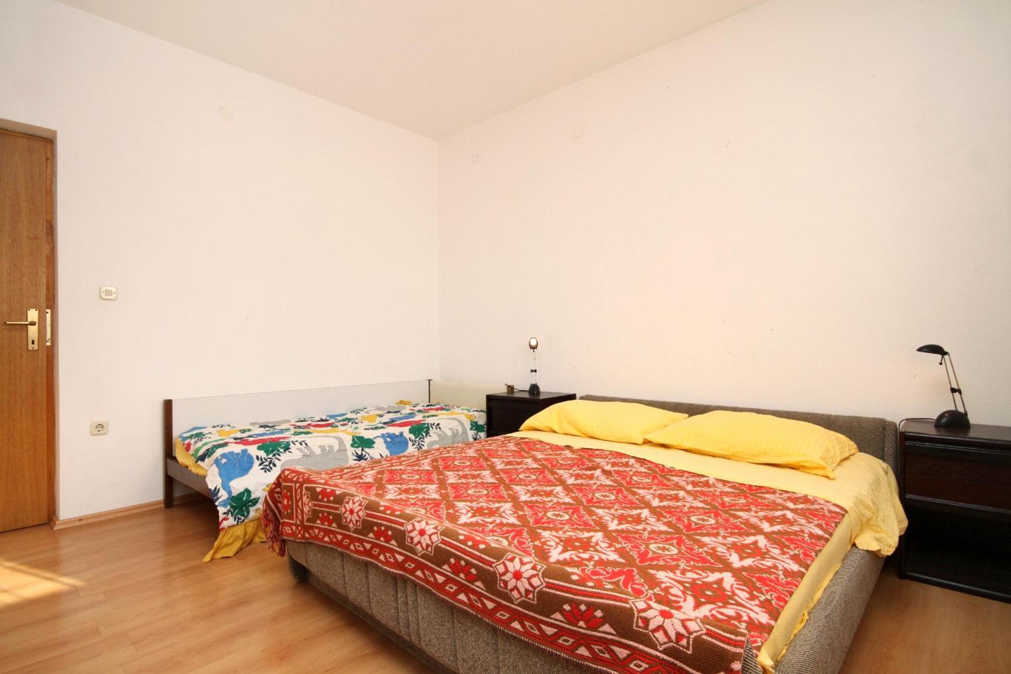 Apartments By The Sea Ugljan - 846 Bilik gambar